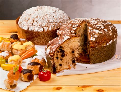 Italian Food: Pasta, Panettoni and Chocolates .